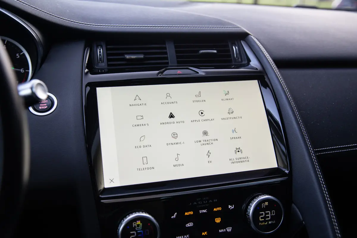 1.5 P300e AWD R-Dynamic SE , Panoramadak, Leer, Carplay, Dealer Onderhouden