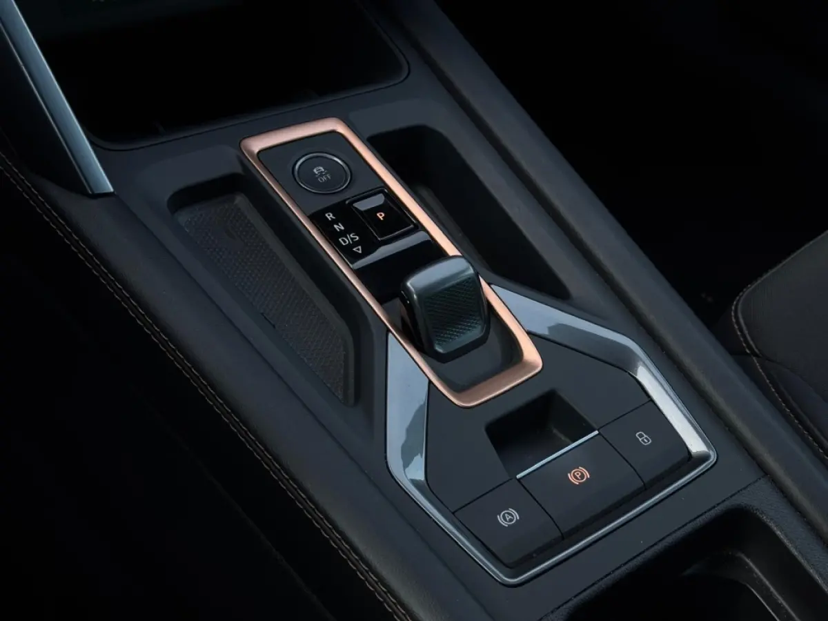1.5 e-TSI 2025 GARANTIE NAVI CLIMATE APPLE CARPLAY LEDER