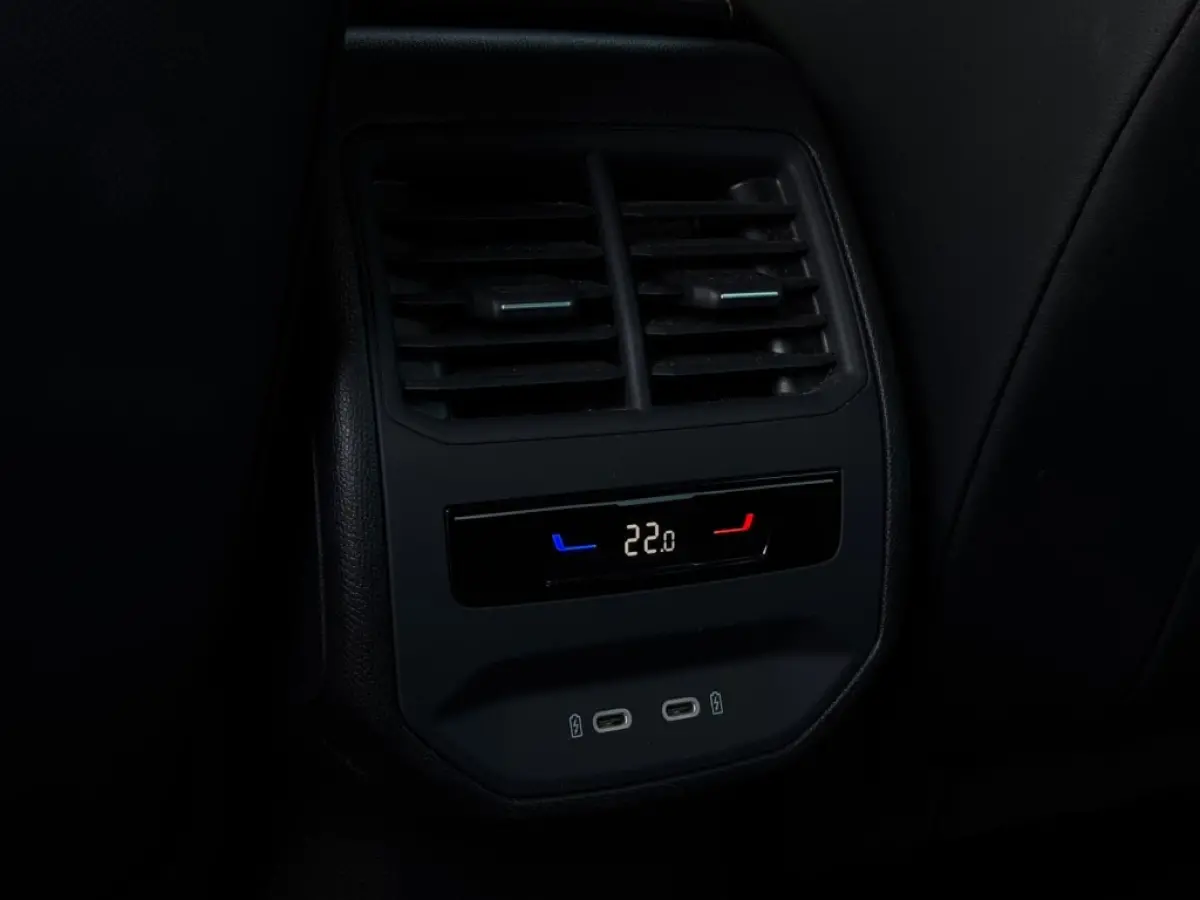 1.5 e-TSI 2025 GARANTIE NAVI CLIMATE APPLE CARPLAY LEDER