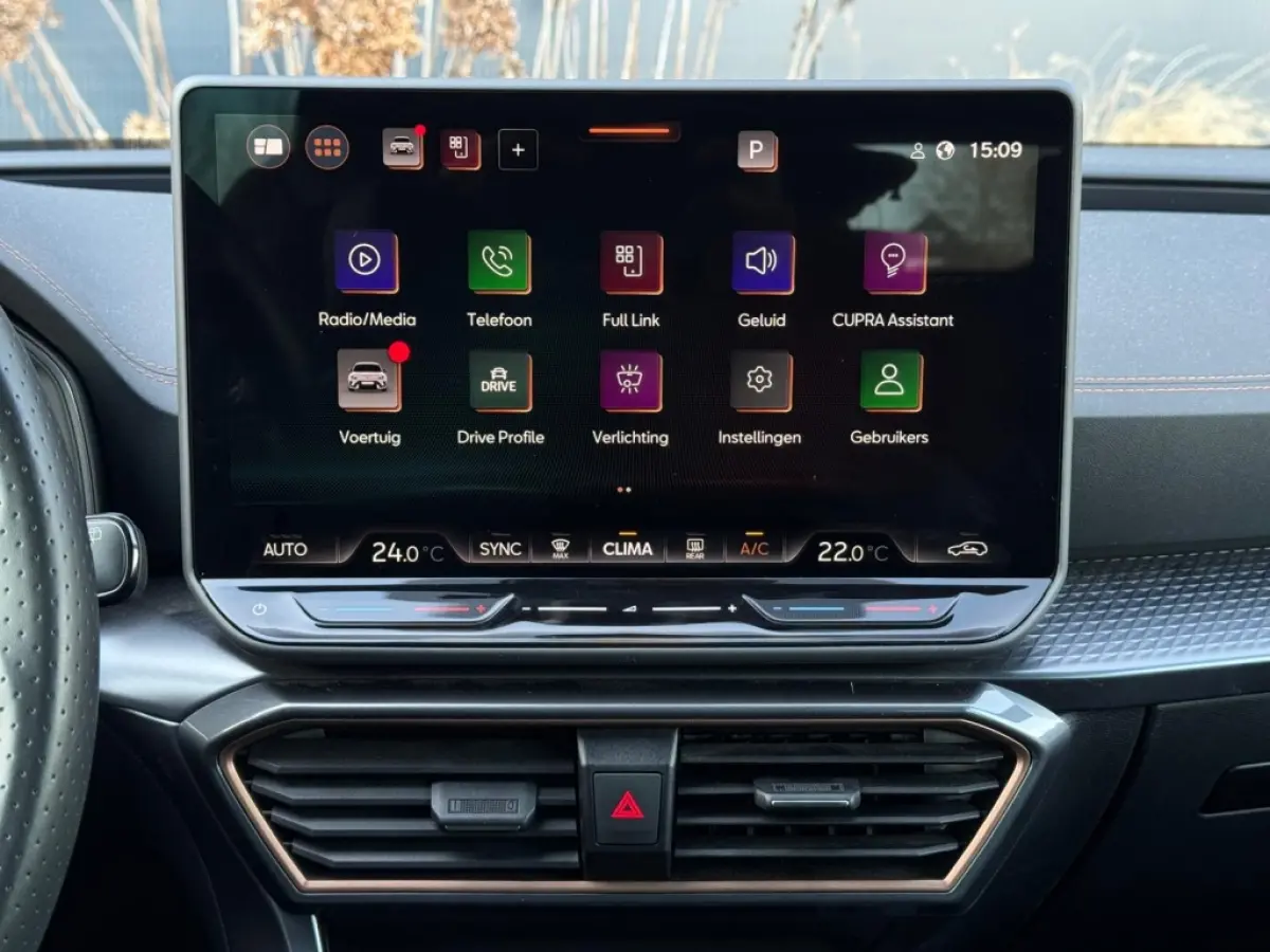 1.5 e-TSI 2025 GARANTIE NAVI CLIMATE APPLE CARPLAY LEDER