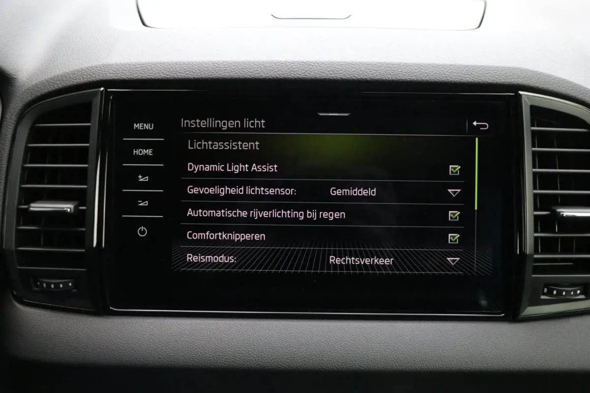 1.5 TSI ACT SPORTLINE AdaptiveCruise Camera 19'Inch Sportzetels AppleCarplay Facelift Trekhaak MatrixLed PrivacyGlass 92000KM BJ2022