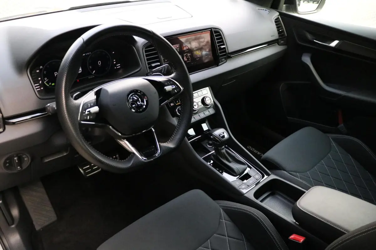 1.5 TSI ACT SPORTLINE AdaptiveCruise Camera 19'Inch Sportzetels AppleCarplay Facelift Trekhaak MatrixLed PrivacyGlass 92000KM BJ2022