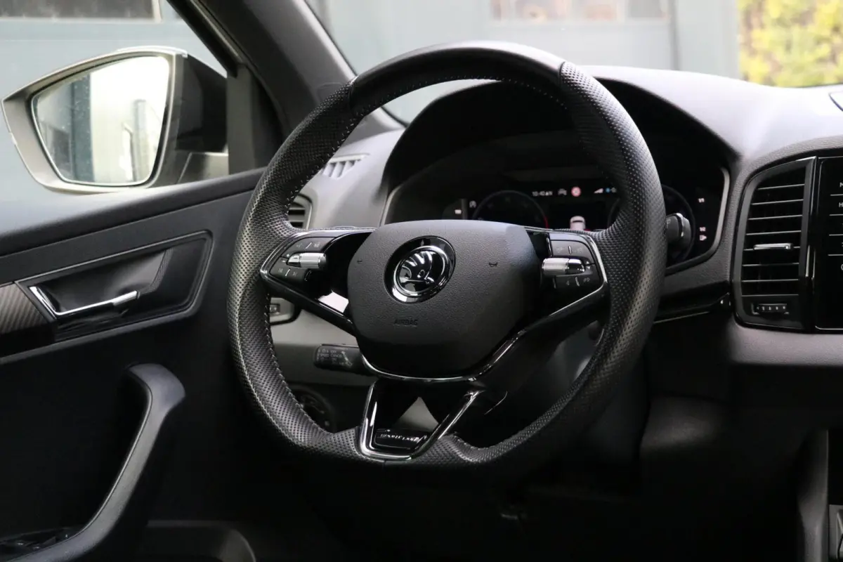 1.5 TSI ACT SPORTLINE AdaptiveCruise Camera 19'Inch Sportzetels AppleCarplay Facelift Trekhaak MatrixLed PrivacyGlass 92000KM BJ2022