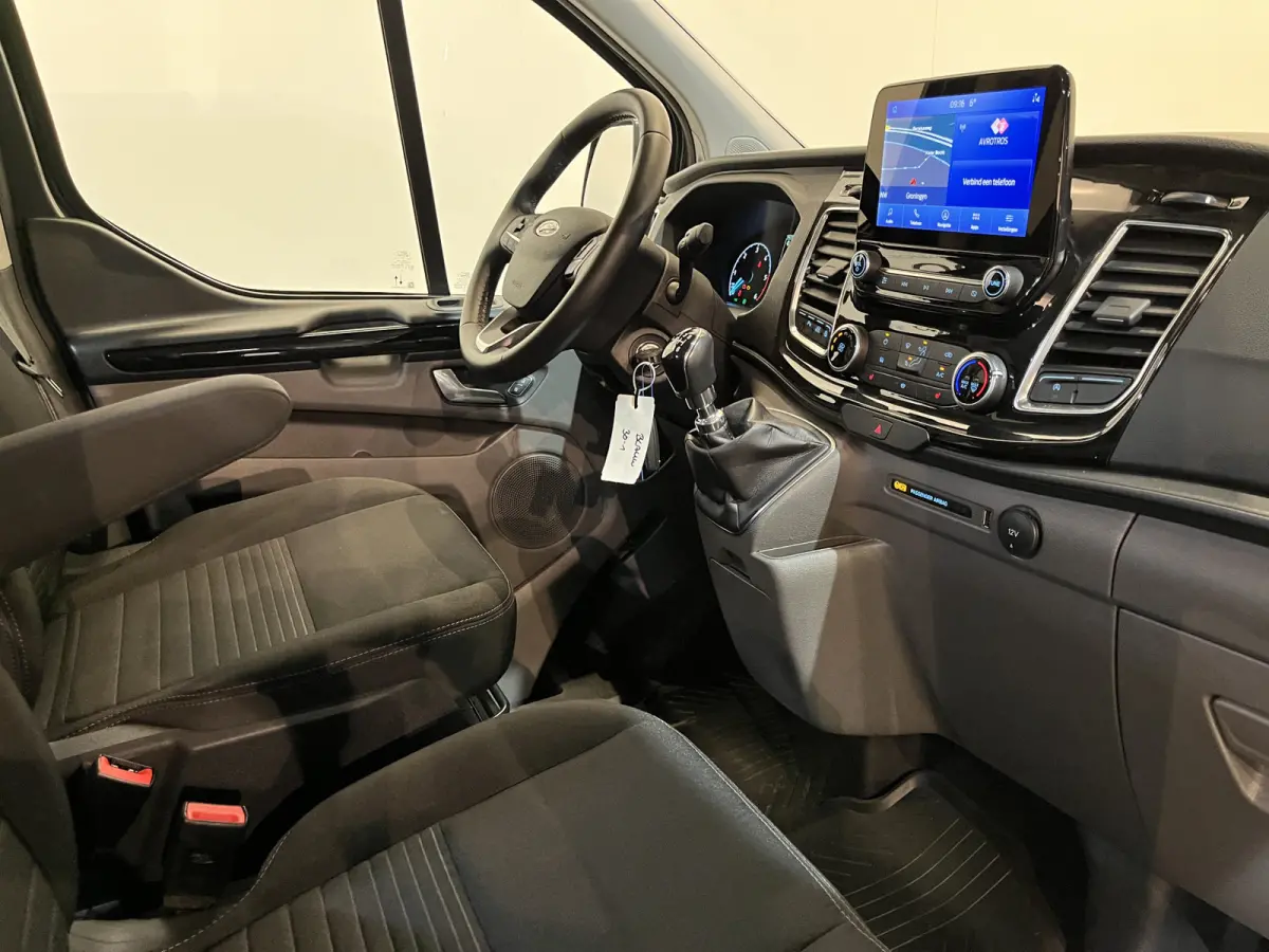 2.0 TDCI L2H1 Limited 130 PK DC 6 pers. / NAP / Euro 6 / Airco / Cruise Control / CarPlay / PDC / Navigatie / 16.200 KM !!