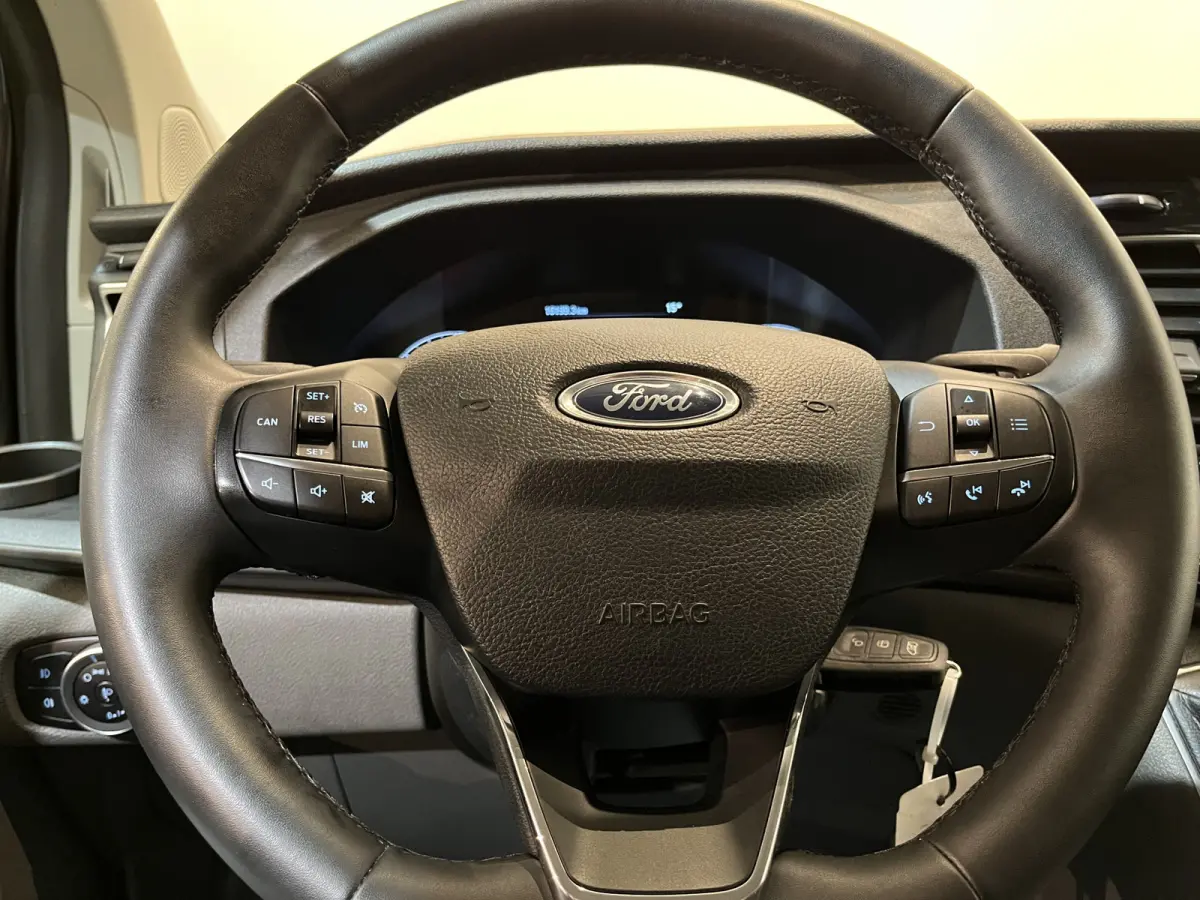 2.0 TDCI L2H1 Limited 130 PK DC 6 pers. / NAP / Euro 6 / Airco / Cruise Control / CarPlay / PDC / Navigatie / 16.200 KM !!