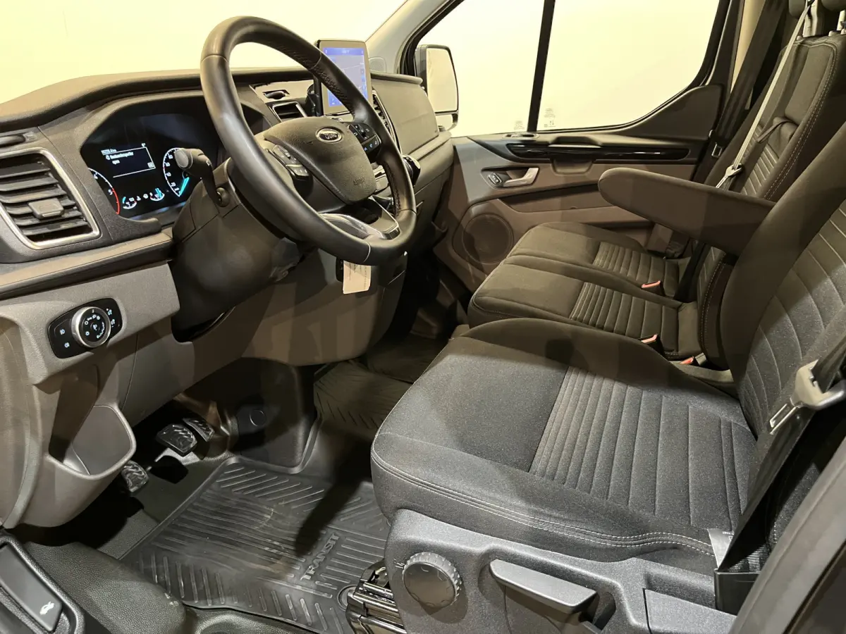 2.0 TDCI L2H1 Limited 130 PK DC 6 pers. / NAP / Euro 6 / Airco / Cruise Control / CarPlay / PDC / Navigatie / 16.200 KM !!