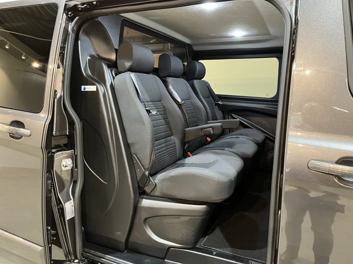 2.0 TDCI L2H1 Limited 130 PK DC 6 pers. / NAP / Euro 6 / Airco / Cruise Control / CarPlay / PDC / Navigatie / 16.200 KM !!