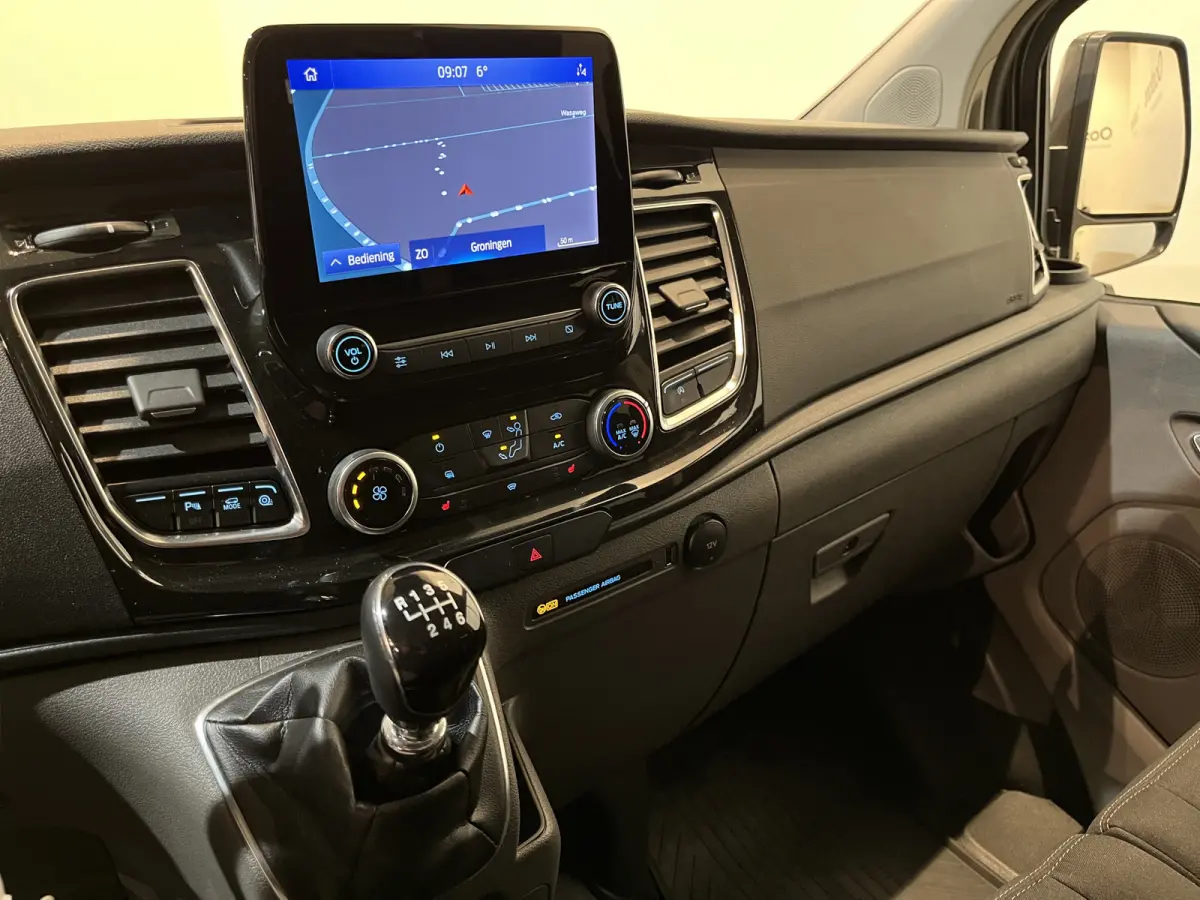 2.0 TDCI L2H1 Limited 130 PK DC 6 pers. / NAP / Euro 6 / Airco / Cruise Control / CarPlay / PDC / Navigatie / 16.200 KM !!