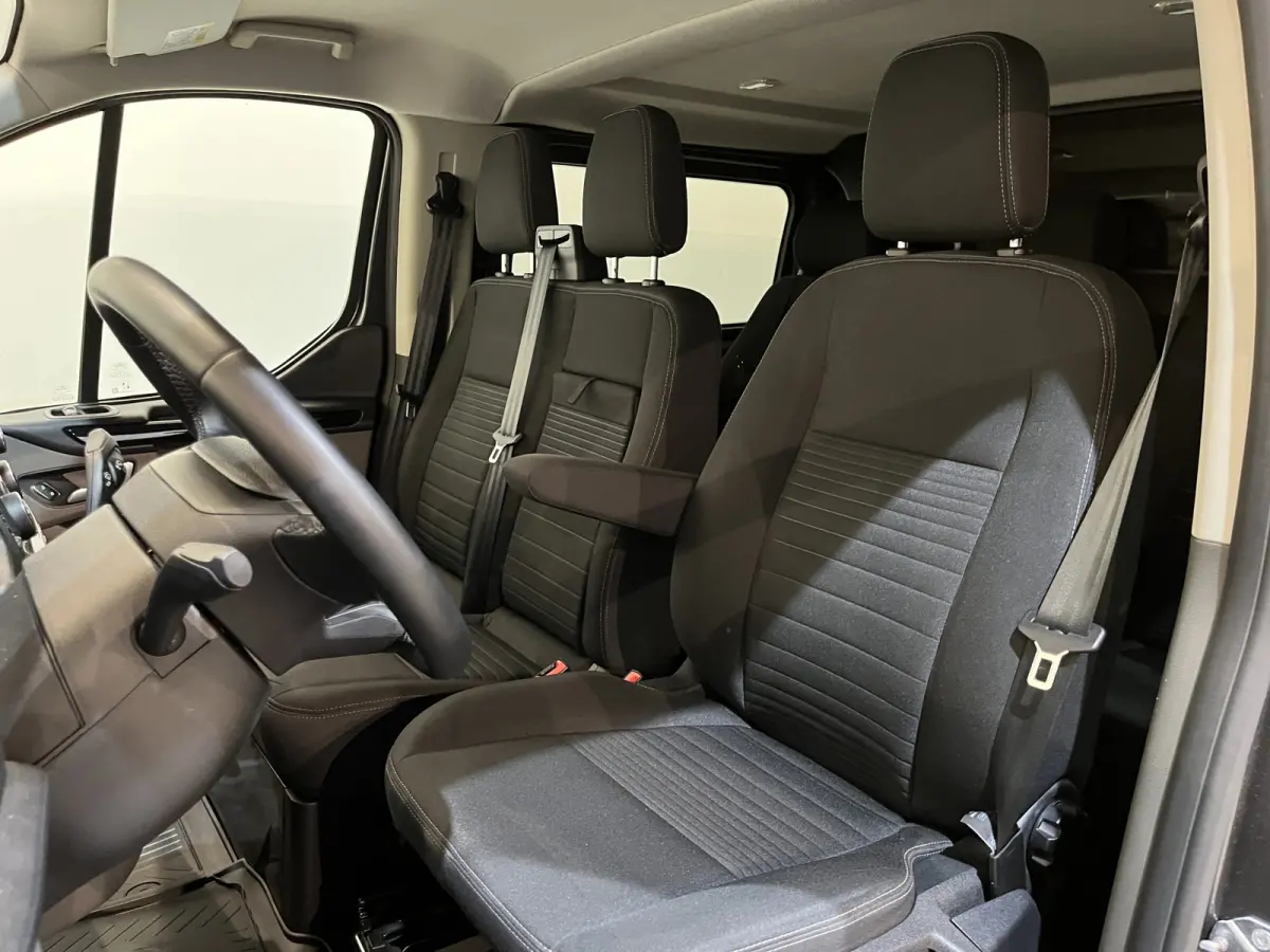 2.0 TDCI L2H1 Limited 130 PK DC 6 pers. / NAP / Euro 6 / Airco / Cruise Control / CarPlay / PDC / Navigatie / 16.200 KM !!