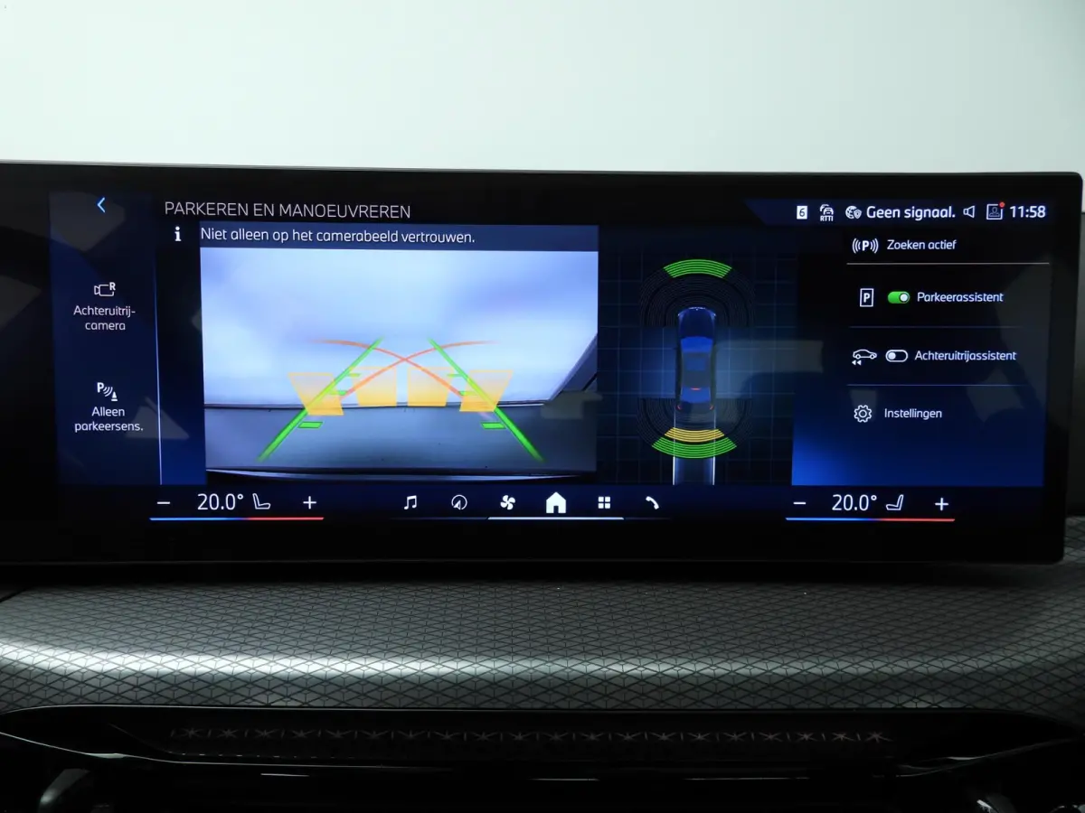 318i | M-Sportpakket | LED | Navigatie | Schuifdak | Trekhaak | Stoelverwarming | DAB | Alu 18 inch