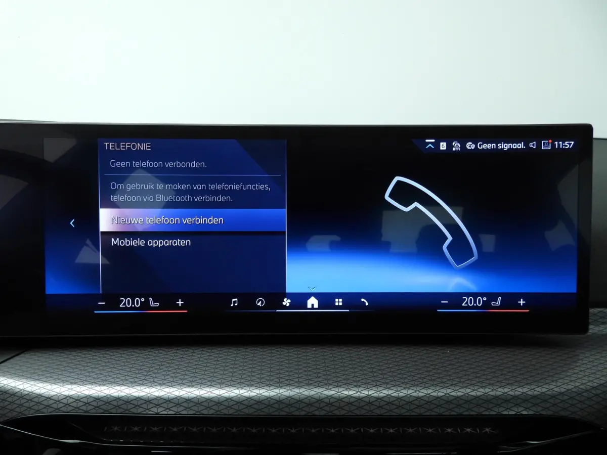 318i | M-Sportpakket | LED | Navigatie | Schuifdak | Trekhaak | Stoelverwarming | DAB | Alu 18 inch