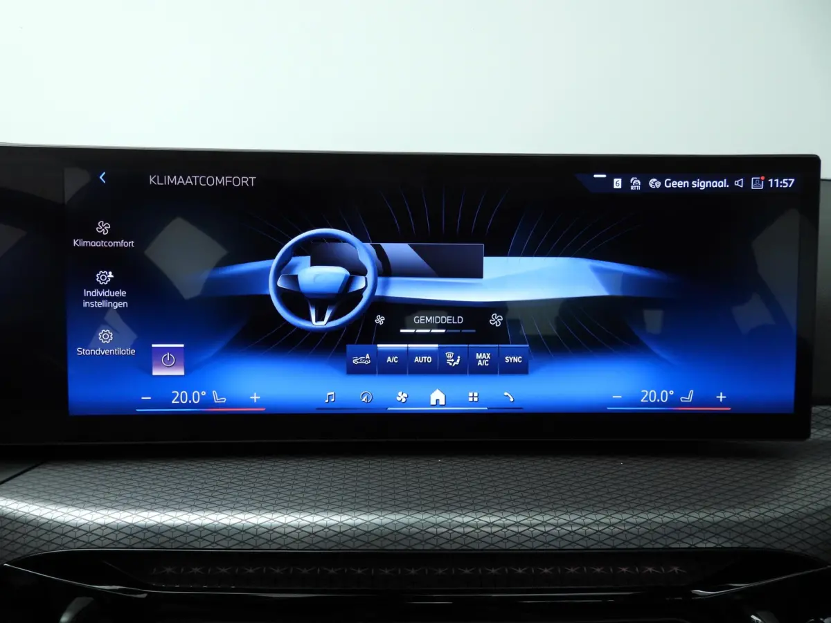 318i | M-Sportpakket | LED | Navigatie | Schuifdak | Trekhaak | Stoelverwarming | DAB | Alu 18 inch