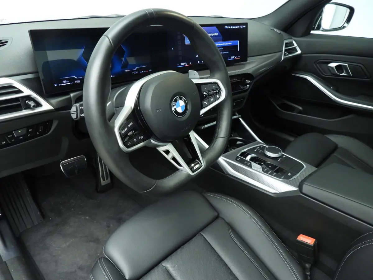 318i | M-Sportpakket | LED | Navigatie | Schuifdak | Trekhaak | Stoelverwarming | DAB | Alu 18 inch