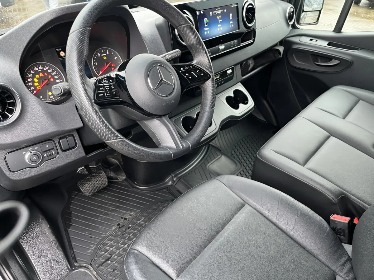 317 CDI L2 RWD DC 7 PERS. Automaat Open Laadbak / Euro 6 / Airco / Cruise Control / Trekhaak / Camera / 16.200 KM !!