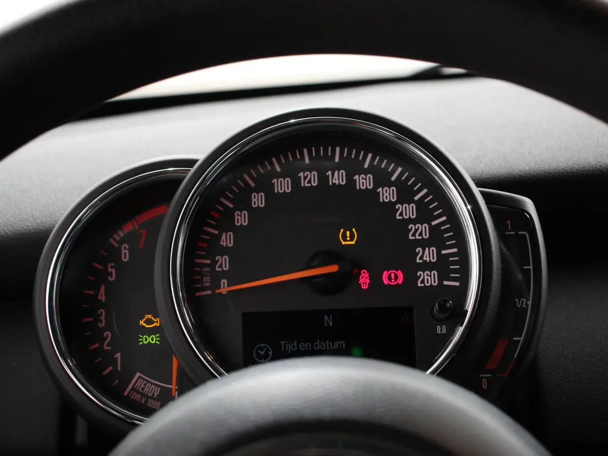 One 1.5 3-DRS First Salt Airco Lichtmetalen Velgen Stoelverwarming Keyless start
