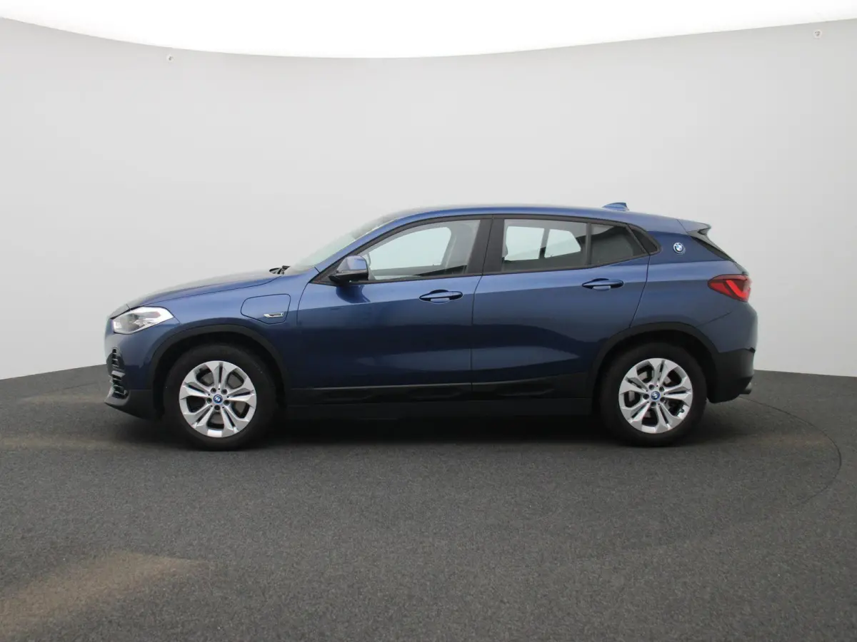 xDrive25e Aut. | Head up Display | Navigatie | Camera | Climate Control | Led Verlichting |