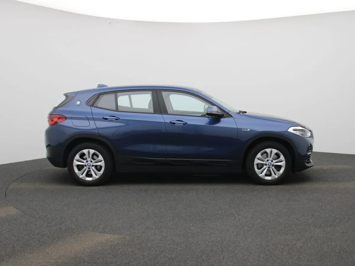xDrive25e Aut. | Head up Display | Navigatie | Camera | Climate Control | Led Verlichting |