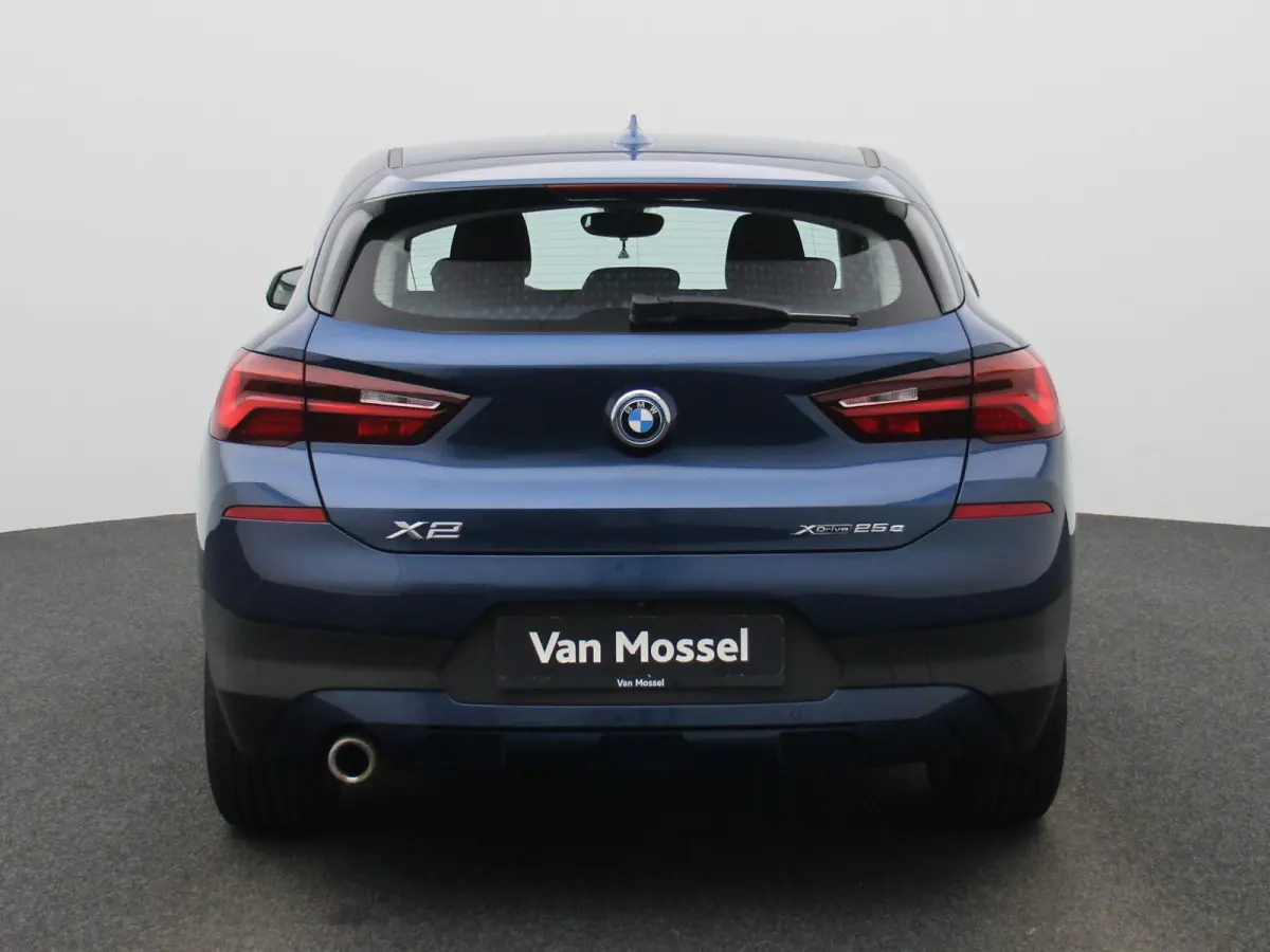 xDrive25e Aut. | Head up Display | Navigatie | Camera | Climate Control | Led Verlichting |