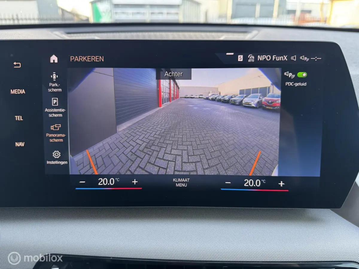sDrive18i Premium Pack | Camera | Stoelverwarming | 18 inch
