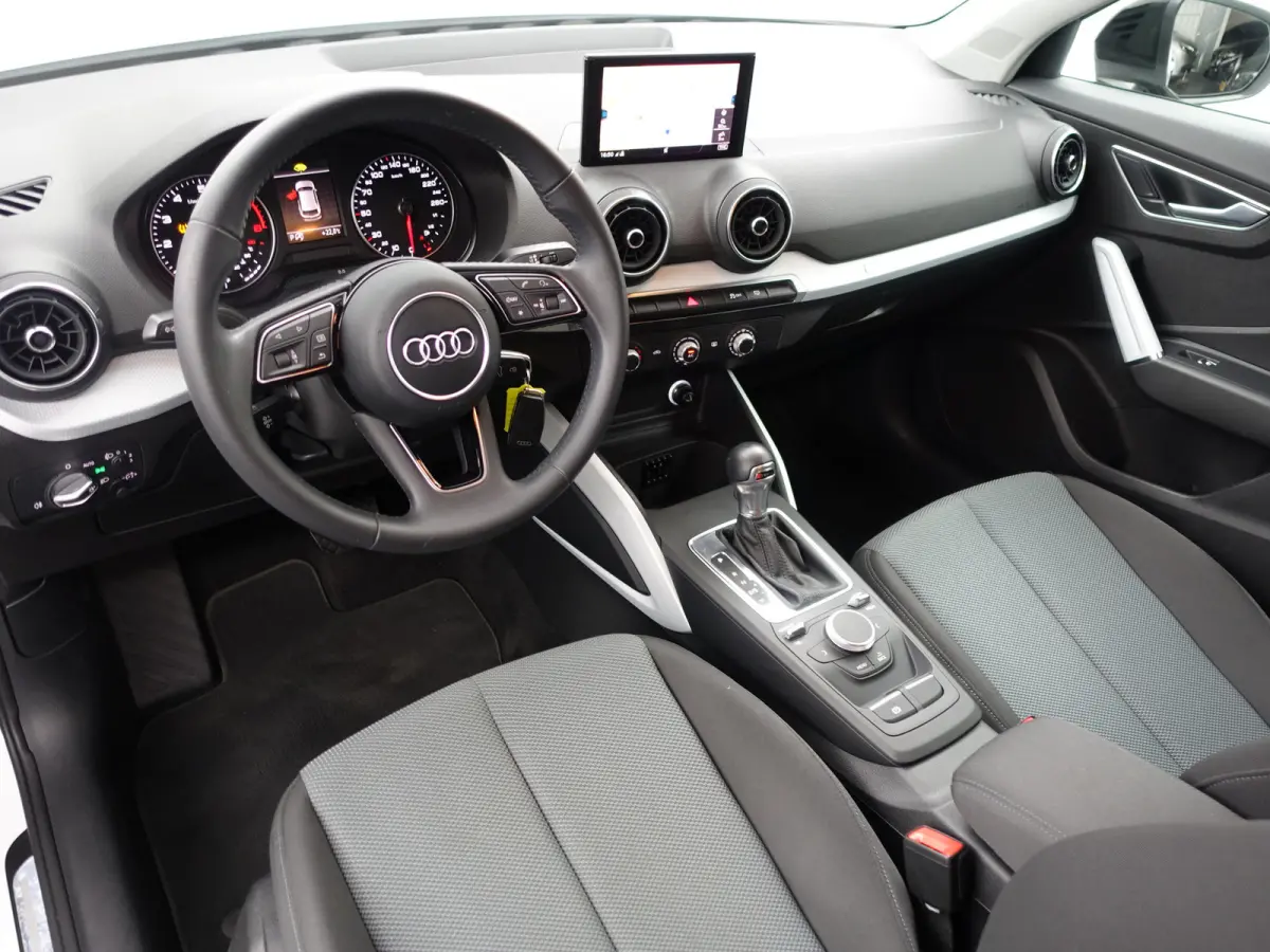 1.0 TFSI S-line Aut- Two Tone, Navigatie, Park Assist, Led, Cruise, Trekhaak