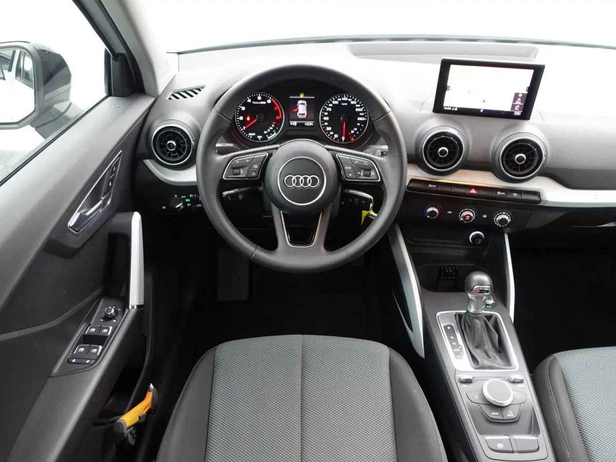 1.0 TFSI S-line Aut- Two Tone, Navigatie, Park Assist, Led, Cruise, Trekhaak