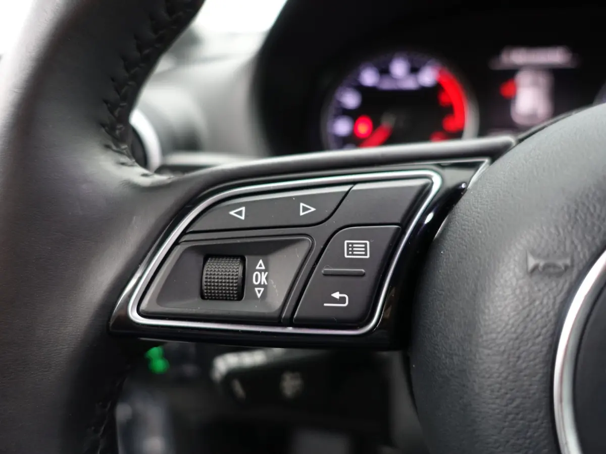1.4 TFSI 150pk S Line Black Optic Aut- Sport Interieur, Navigatie, Park Assist, Cruise, Trekhaak