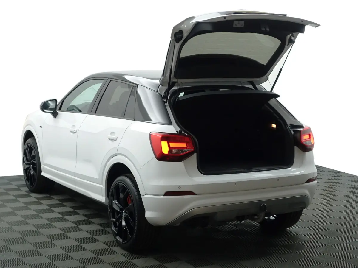 35 TFSI 150pk S Line Aut- Two Tone, Navigatie, Park Assist, Privacy Glass, Clima, Cruise, Sport Interieur