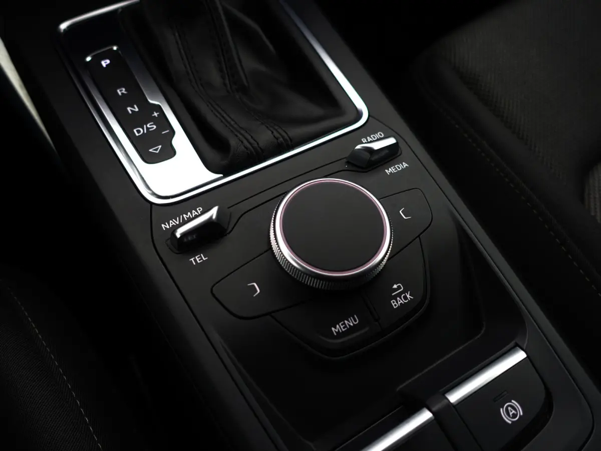 35 TFSI 150pk S Line Aut- Two Tone, Navigatie, Park Assist, Privacy Glass, Clima, Cruise, Sport Interieur