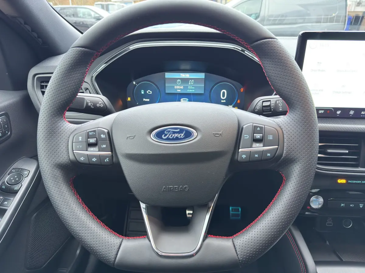Plug-In Hybrid ST-Line X 243pk | Black Pack | Panorama Dak | Adaptief Matrix Led | Wegkl. Trekhaak