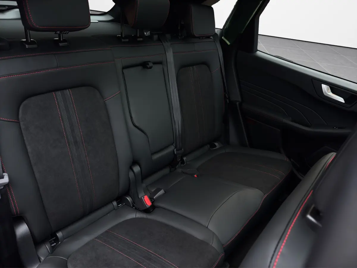 Plug-In Hybrid ST-Line X 243pk | Black Pack | Panorama Dak | Adaptief Matrix Led | Wegkl. Trekhaak