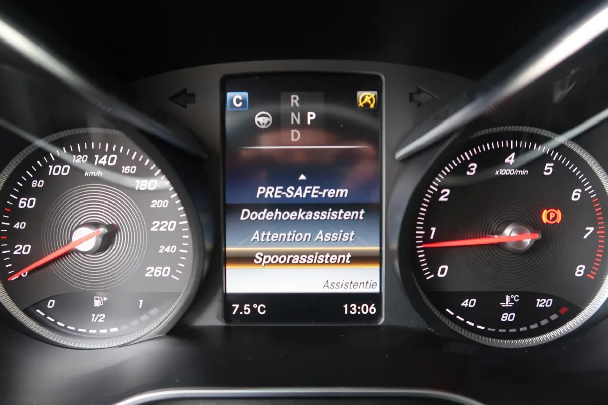 250 4MATIC HEAD-UP|MEMORY|360CAMERA|ADAPTIVE CRUISECONTROL|DEALER ONDERHOUDEN