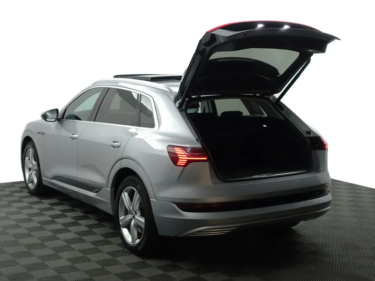 e-tron 50 quattro S edition plus 71 kWh- SOH 87%, Panoramadak, Memory, Carplay, Xenon Led, Luchtvering, Leder Interieur