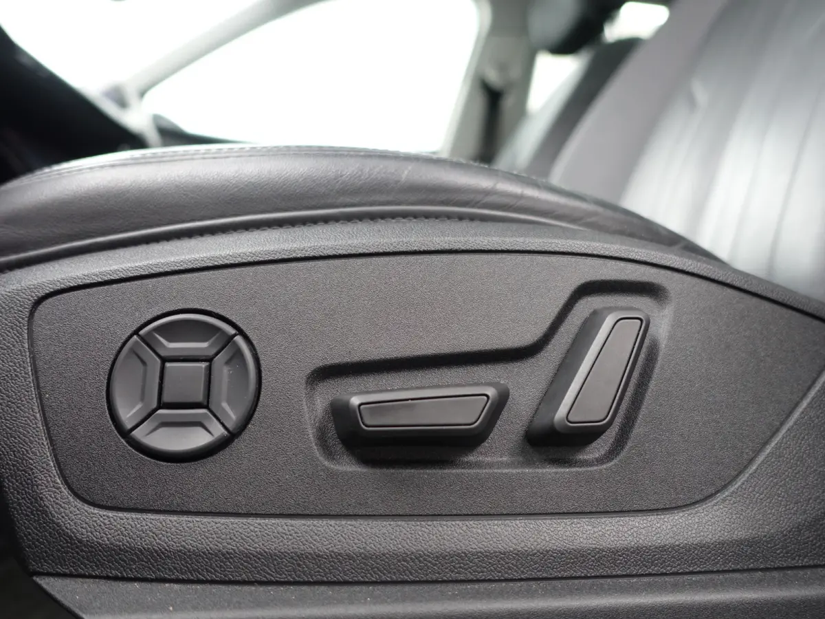 e-tron 50 quattro S edition plus 71 kWh- SOH 87%, Panoramadak, Memory, Carplay, Xenon Led, Luchtvering, Leder Interieur