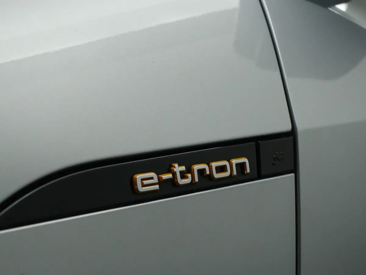 e-tron 50 quattro S edition plus 71 kWh- SOH 87%, Panoramadak, Memory, Carplay, Xenon Led, Luchtvering, Leder Interieur