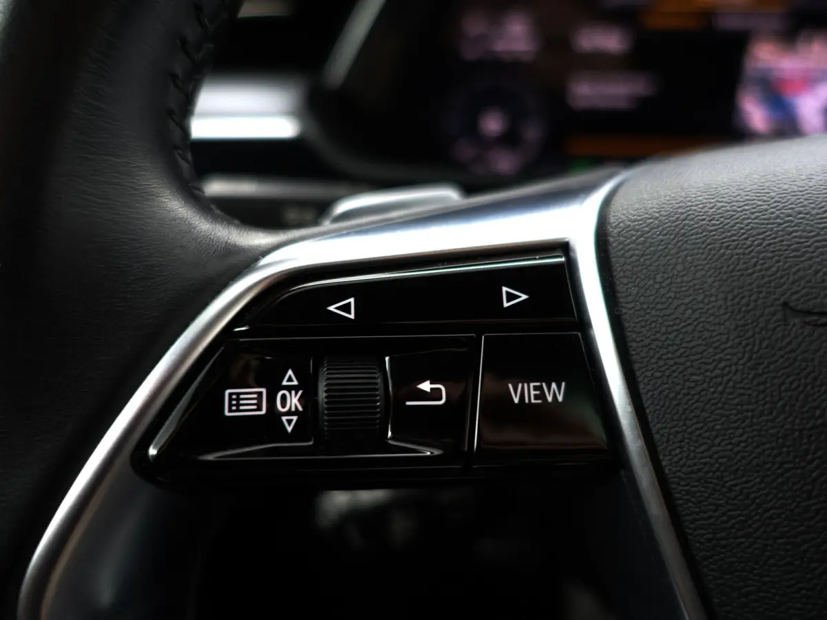 e-tron 50 quattro S edition plus 71 kWh- SOH 87%, Panoramadak, Memory, Carplay, Xenon Led, Luchtvering, Leder Interieur