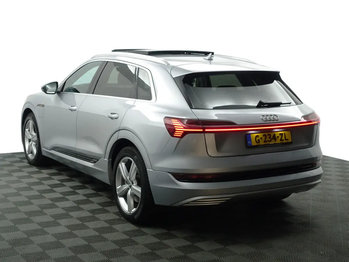 e-tron 50 quattro S edition plus 71 kWh- SOH 87%, Panoramadak, Memory, Carplay, Xenon Led, Luchtvering, Leder Interieur