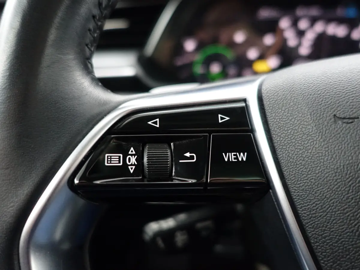 e-tron 55 Quattro advanced 95 kWh- SOH 92%, Panoramadak, Bang Olufsen, Memory, CarPlay, Xenon led, Ada Cruise, Sfeerverlichting