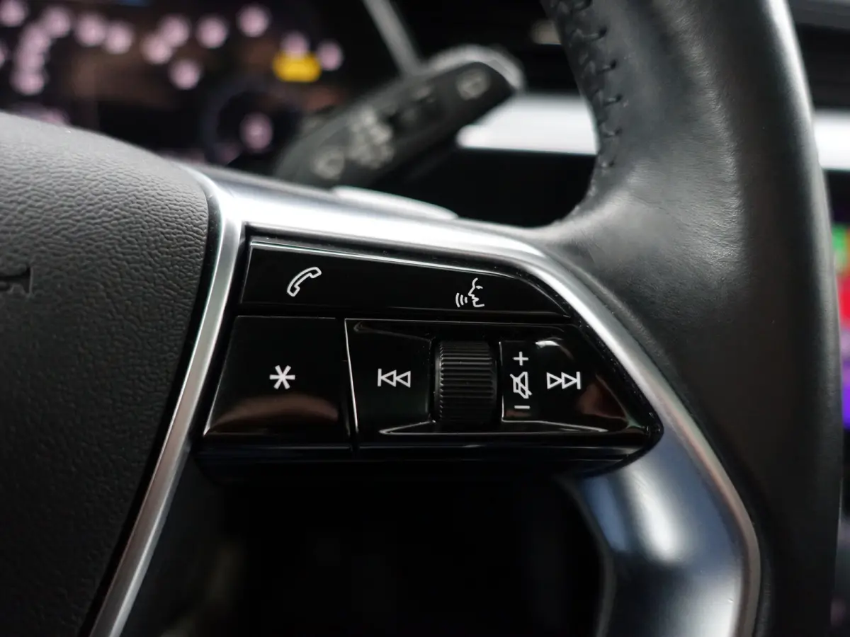 e-tron 55 Quattro advanced 95 kWh- SOH 92%, Panoramadak, Bang Olufsen, Memory, CarPlay, Xenon led, Ada Cruise, Sfeerverlichting