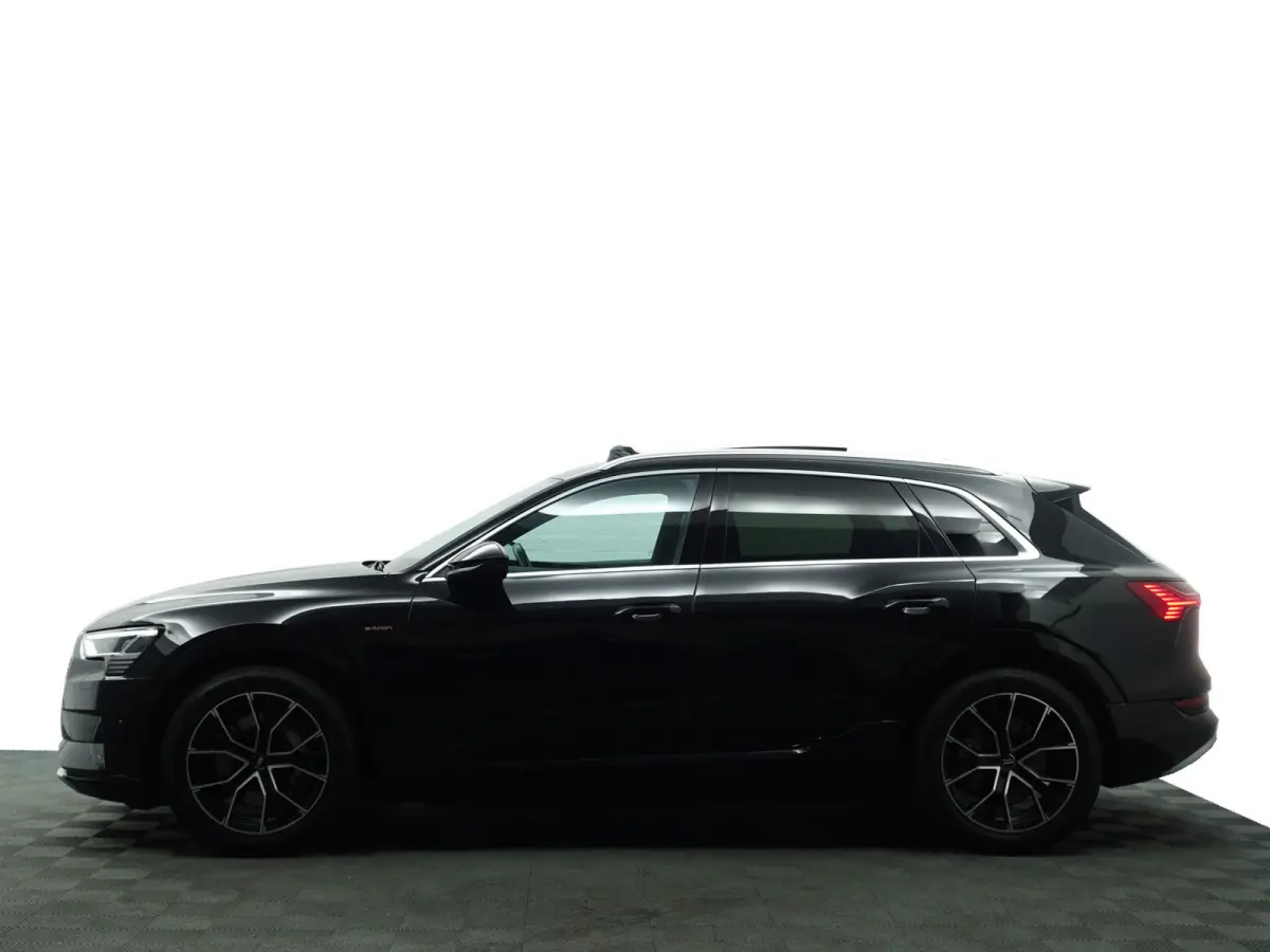 e-tron 55 quattro advanced 95 kWh- Panoramadak, CarPlay, Ada Cruise, Sfeerverlichting, Camera, Memory, Design Leder Interieur