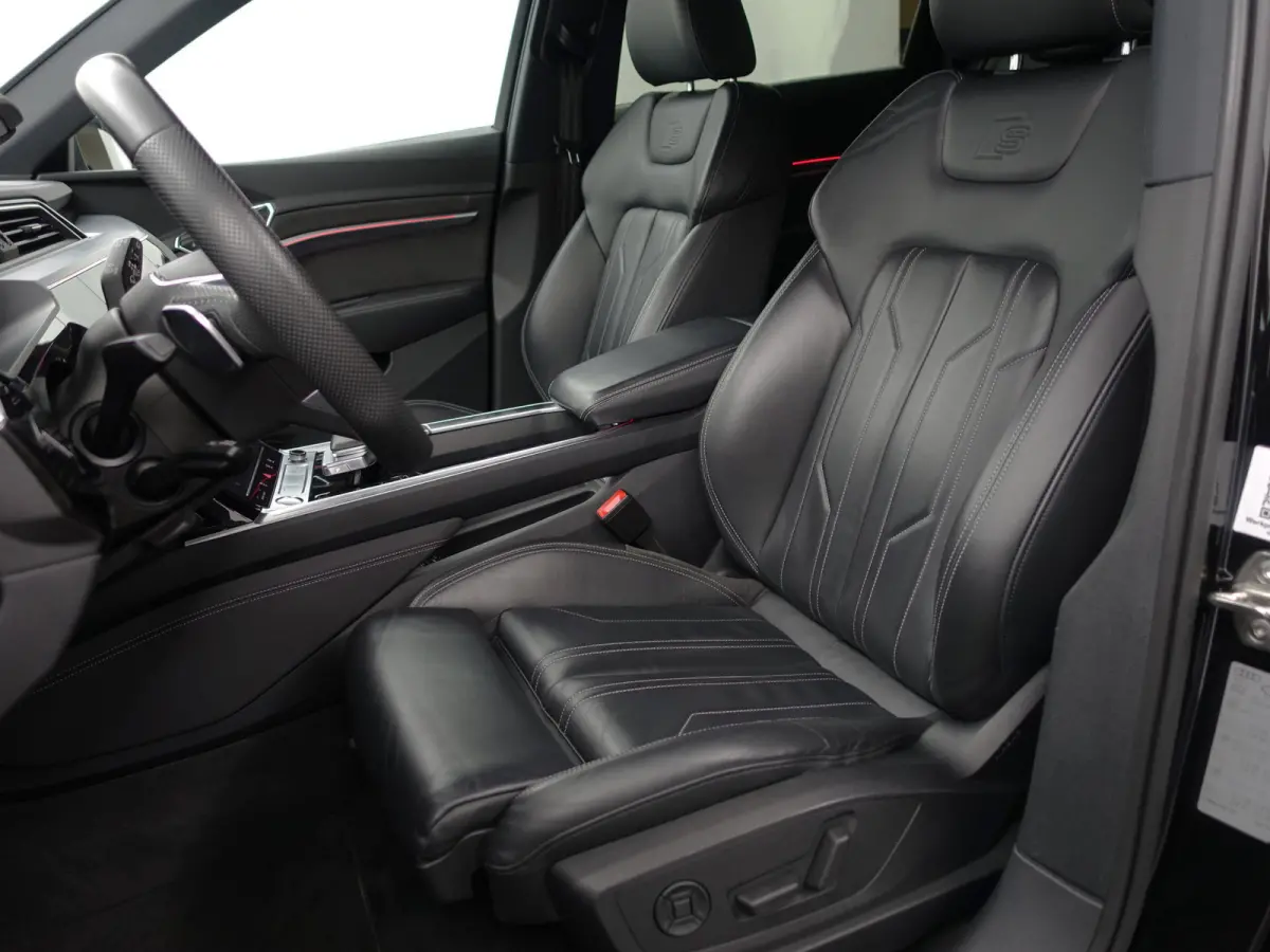 e-tron 55 quattro advanced 95 kWh- Panoramadak, CarPlay, Ada Cruise, Sfeerverlichting, Camera, Memory, Design Leder Interieur