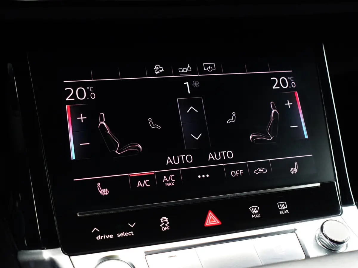 e-tron 55 quattro advanced 95 kWh- Panoramadak, CarPlay, Ada Cruise, Sfeerverlichting, Camera, Memory, Design Leder Interieur