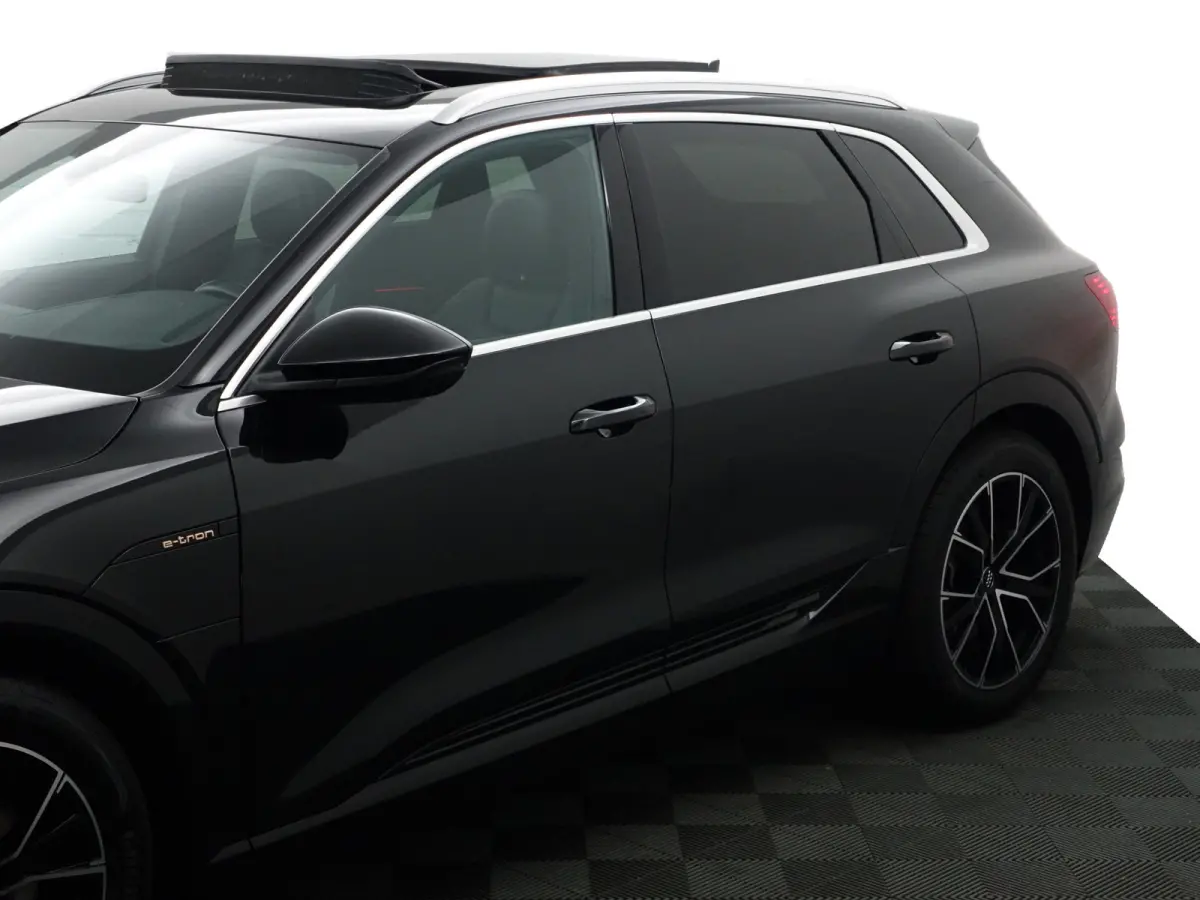 e-tron 55 quattro advanced 95 kWh- Panoramadak, CarPlay, Ada Cruise, Sfeerverlichting, Camera, Memory, Design Leder Interieur