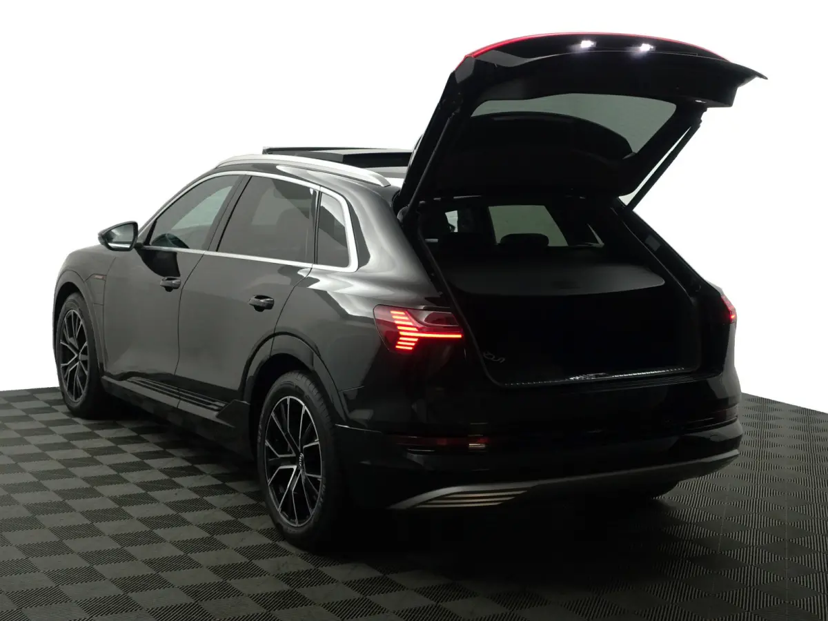 e-tron 55 quattro advanced 95 kWh- Panoramadak, CarPlay, Ada Cruise, Sfeerverlichting, Camera, Memory, Design Leder Interieur