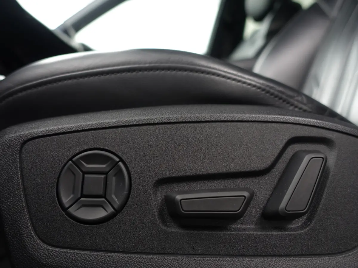 e-tron 55 quattro advanced 95 kWh- Panoramadak, CarPlay, Ada Cruise, Sfeerverlichting, Camera, Memory, Design Leder Interieur
