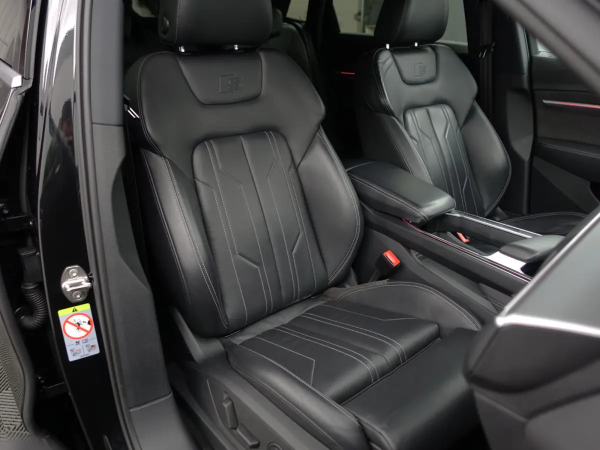 e-tron 55 quattro advanced 95 kWh- Panoramadak, CarPlay, Ada Cruise, Sfeerverlichting, Camera, Memory, Design Leder Interieur