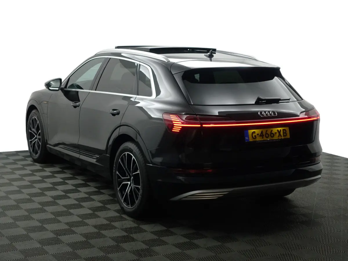e-tron 55 quattro advanced 95 kWh- Panoramadak, CarPlay, Ada Cruise, Sfeerverlichting, Camera, Memory, Design Leder Interieur
