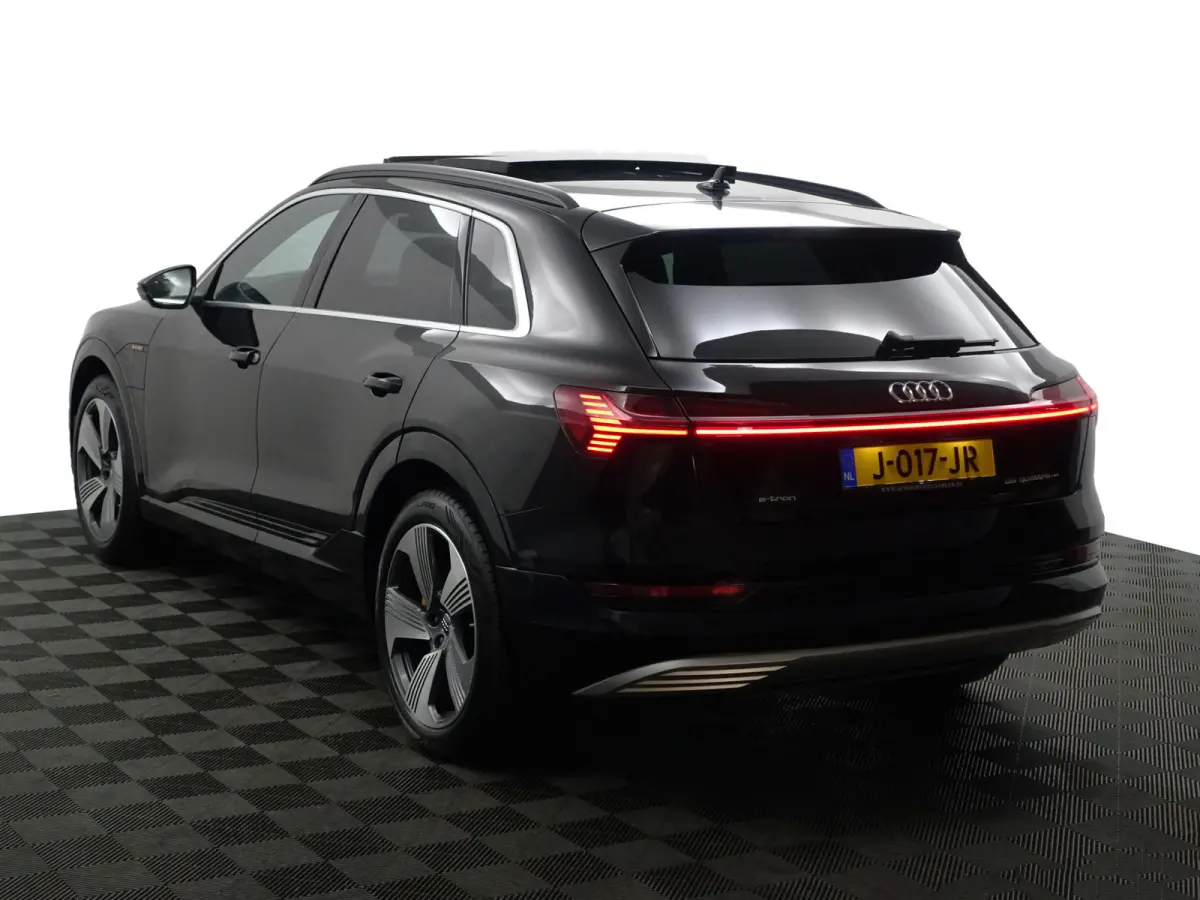 e-tron 55 quattro advanced Pro Line Plus 95 kWh- SOH 92%, Panoramadak, Luchtvering, Sfeerverlichting, Head Up, 360 Camera, Carplay