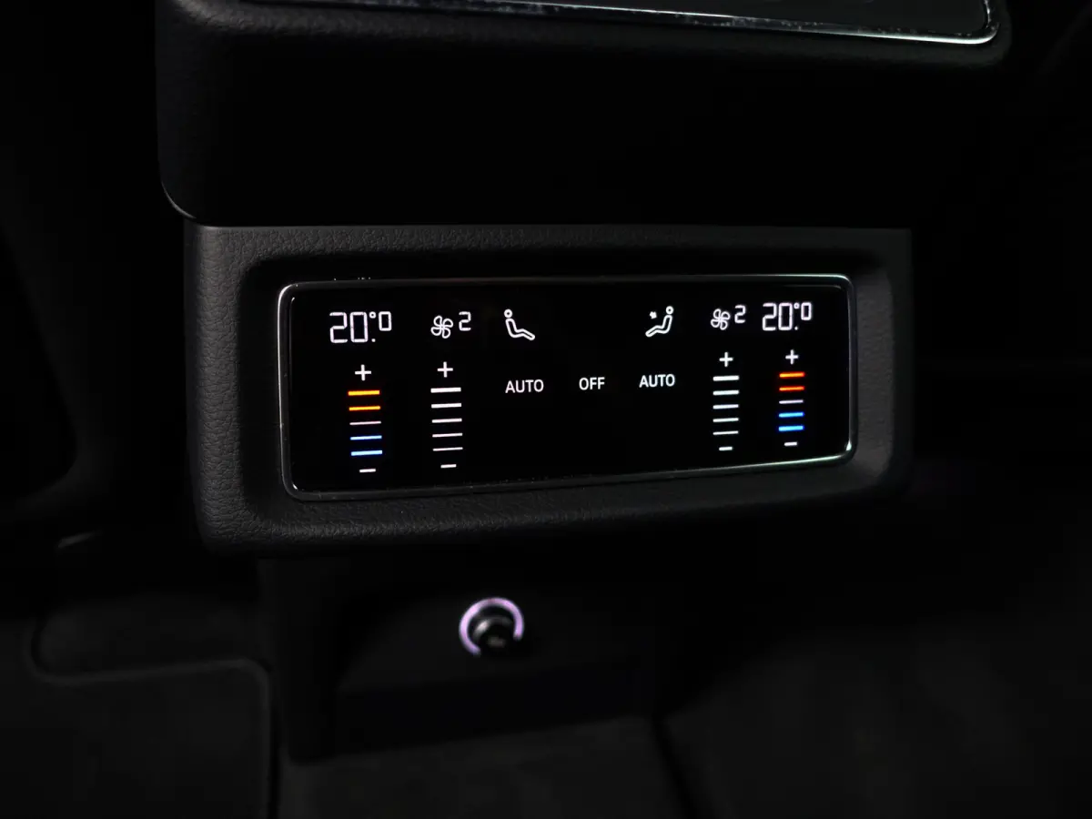 e-tron 55 quattro advanced 95 kWh- SOH 91%, Bang Olufsen, 2x Laadpoort, Camera Spiegels, 360 Camera, Panoramadak
