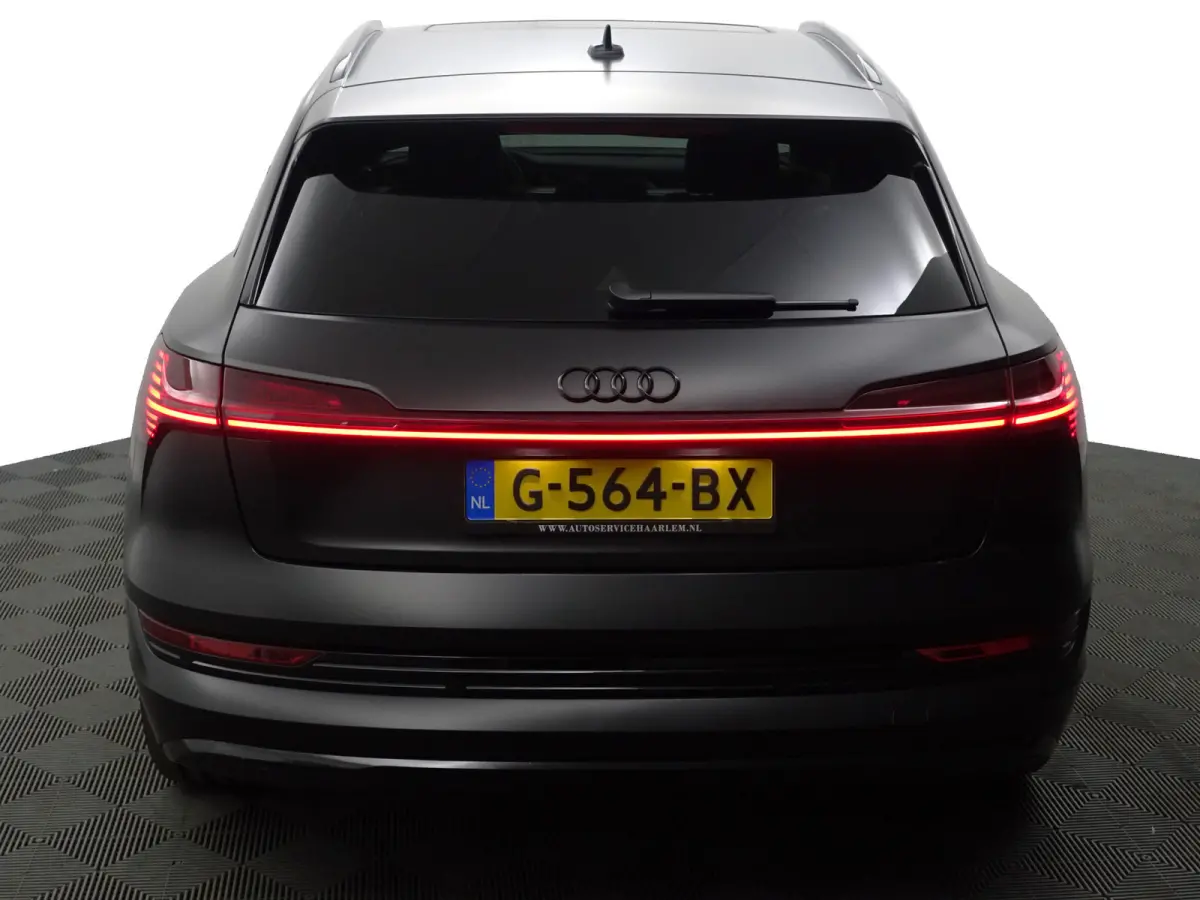 e-tron 55 quattro advanced 95 kWh- SOH 91%, Bang Olufsen, 2x Laadpoort, Camera Spiegels, 360 Camera, Panoramadak