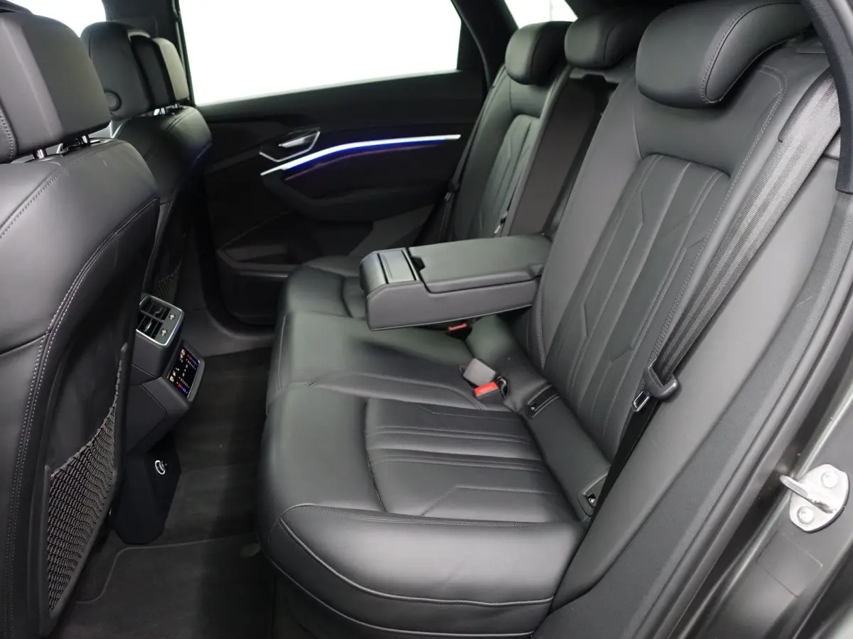 e-tron 55 quattro advanced 95 kWh- SOH 91%, Bang Olufsen, 2x Laadpoort, Camera Spiegels, 360 Camera, Panoramadak